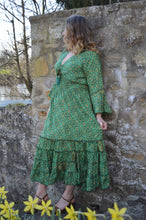 Load image into Gallery viewer, Green Laal Dress Size 14-18UK www.karmaripon.co.uk