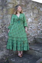 Load image into Gallery viewer, Green Laal Dress Size 14-18UK www.karmaripon.co.uk