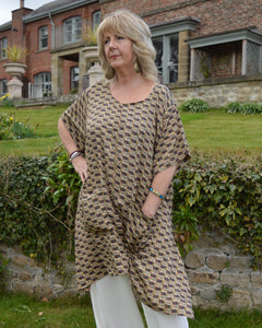 Flowy Pocket top UK Size 16+ www.karmaripon.co.uk