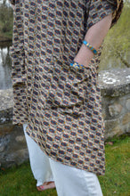 Load image into Gallery viewer, Flowy Pocket top UK Size 16+ www.karmaripon.co.uk