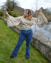 Load image into Gallery viewer, Boho Sleeve Sari Butterfly Top UK 14-18 Size L www.karmaripon.co.uk