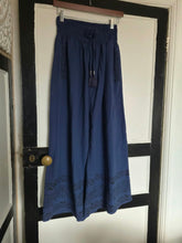 Load image into Gallery viewer, Tanvi dark blue Jute Trousers www.karmaripon.co.uk