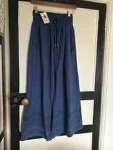 Load image into Gallery viewer, Tanvi dark blue Jute Trousers www.karmaripon.co.uk