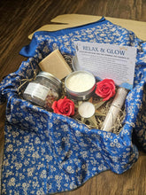 Load image into Gallery viewer, Relax &amp; Glow Bath Time Giftset www.karmaripon.co.uk