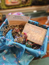 Load image into Gallery viewer, Boho Baubles Giftset, Handmade christmas decorations www.karmaripon.co.uk