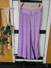 Load image into Gallery viewer, Hippy Daze yoga/Meditation Trousers UK 8-14 www.karmaripon.co.uk