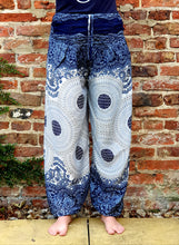 Load image into Gallery viewer, Mandala Yoga Pants