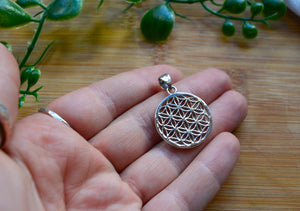 Flower of Life Pendant www.karmaripon.co.uk