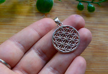 Load image into Gallery viewer, Flower of Life Pendant www.karmaripon.co.uk