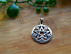 Pentacle Pendant www.karmaripon.co.uk 