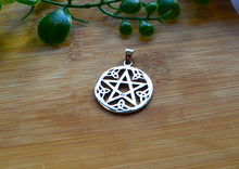 Load image into Gallery viewer, Pentacle Pendant www.karmaripon.co.uk 