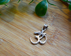 OM 925 Silver pendant www.karmaripon.co.uk