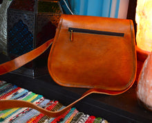 Load image into Gallery viewer, Leather Saddle Bag www.karmaripon.co.uk