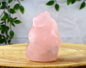 Rose Quartz Sphere www.karmaripon.co.uk