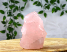 Load image into Gallery viewer, Rose Quartz Sphere www.karmaripon.co.uk